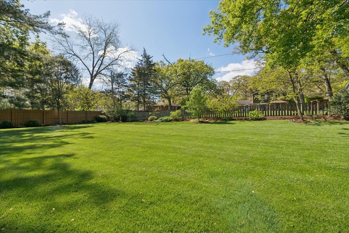 4707 Daniel Drive, Crystal Lake, IL 60014