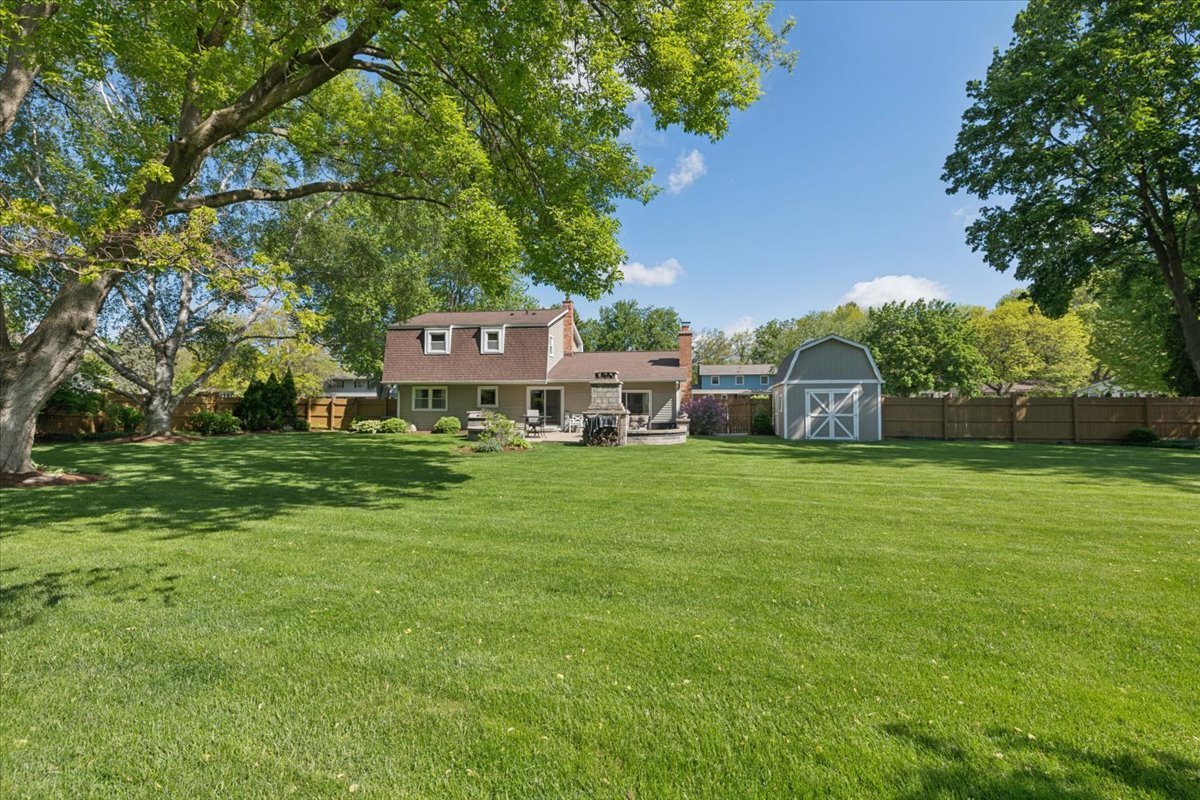 4707 Daniel Drive, Crystal Lake, IL 60014