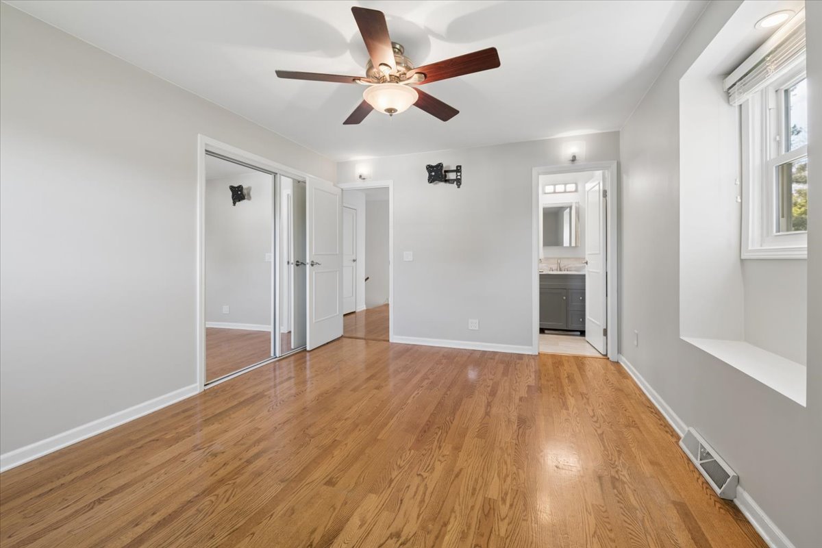 4707 Daniel Drive, Crystal Lake, IL 60014