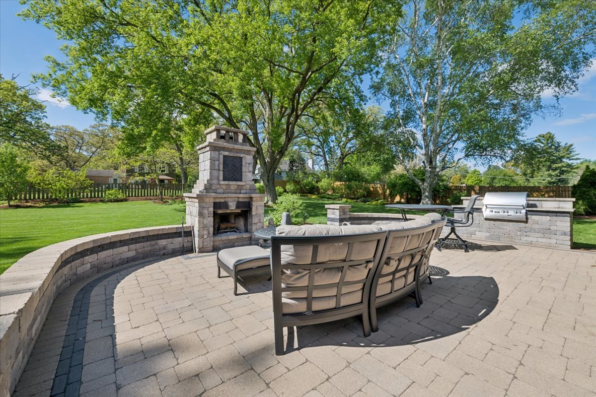 4707 Daniel Drive, Crystal Lake, IL 60014