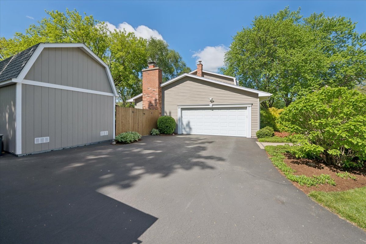 4707 Daniel Drive, Crystal Lake, IL 60014