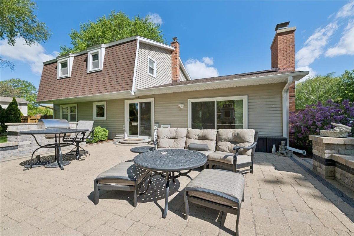 4707 Daniel Drive, Crystal Lake, IL 60014