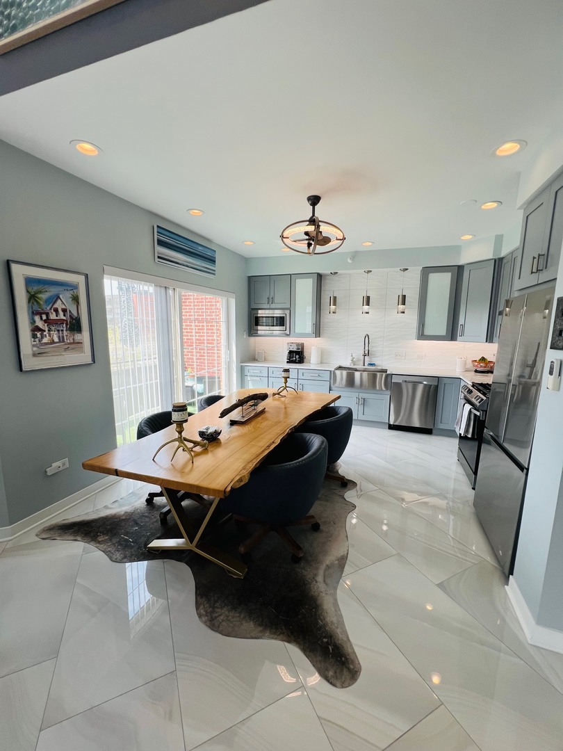 40 E Northwest Highway #314, Mount Prospect, IL 60056