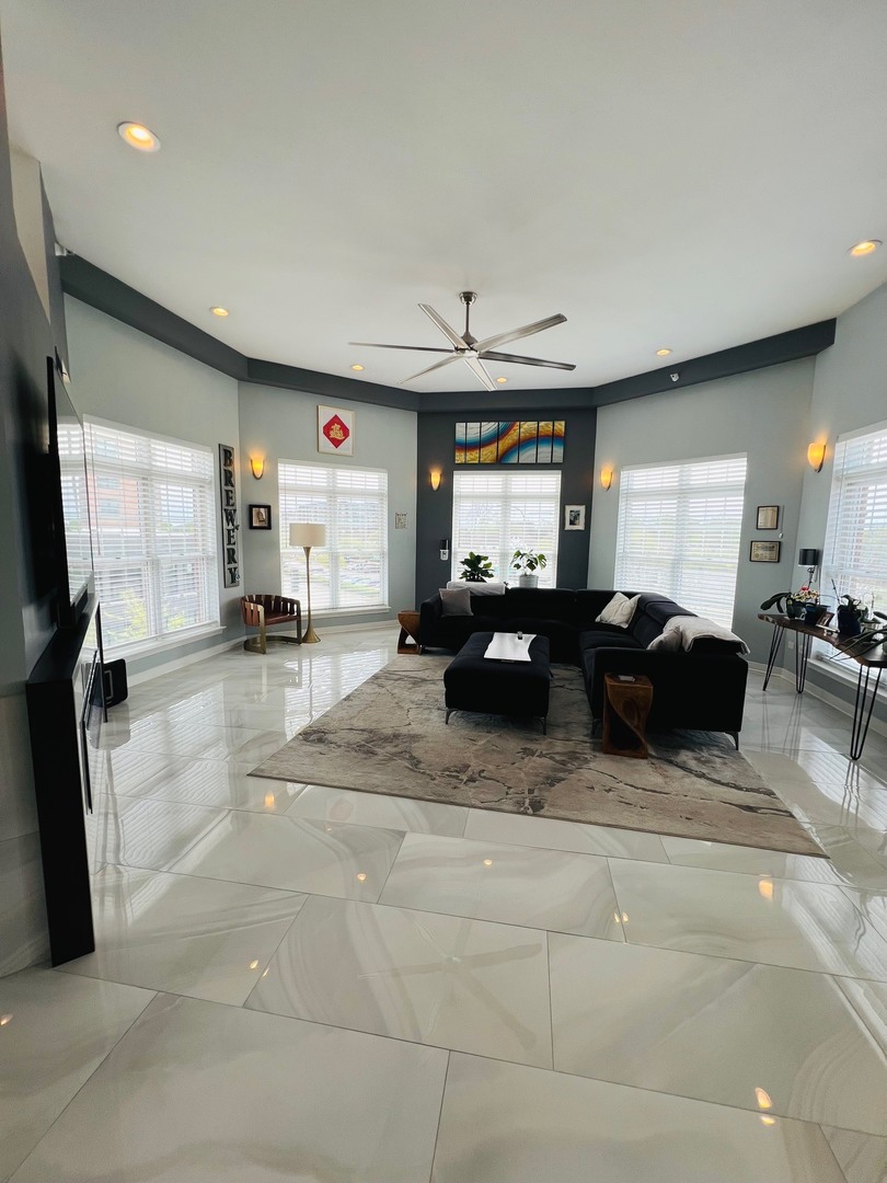 40 E Northwest Highway #314, Mount Prospect, IL 60056