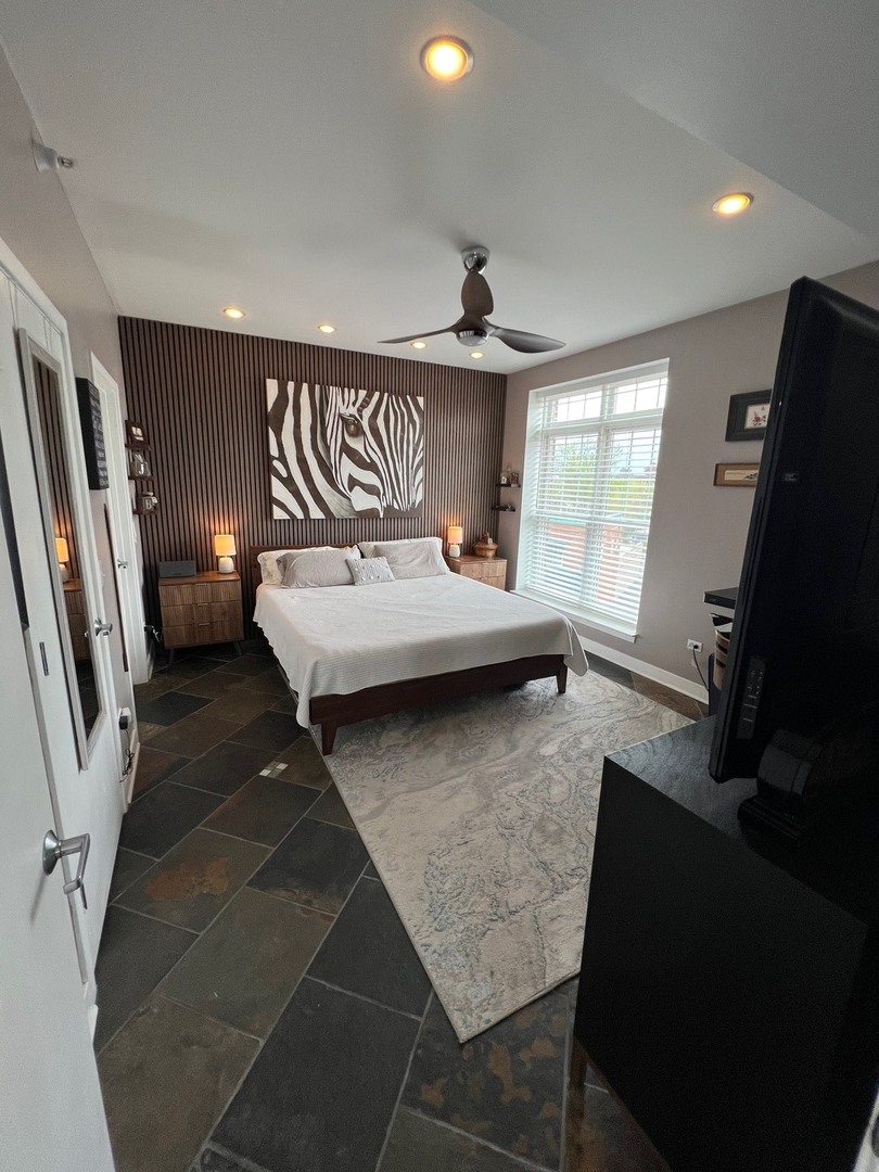 40 E Northwest Highway #314, Mount Prospect, IL 60056