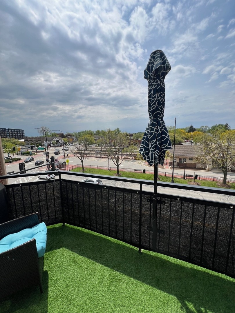 40 E Northwest Highway #314, Mount Prospect, IL 60056