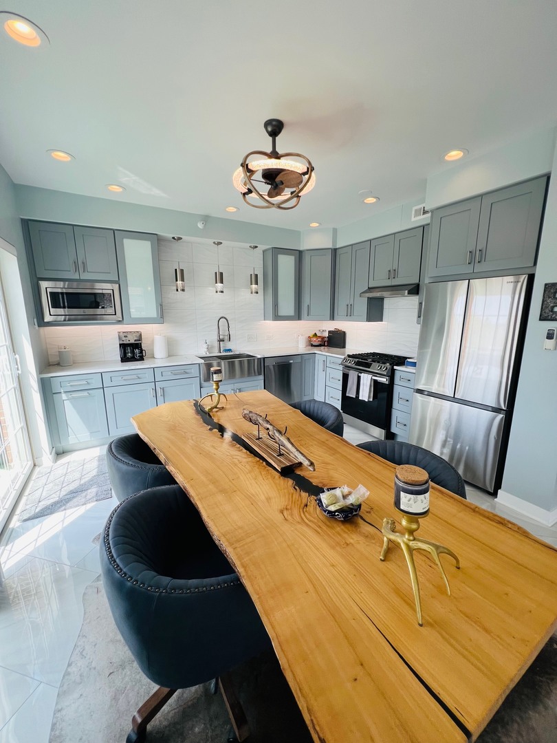 40 E Northwest Highway #314, Mount Prospect, IL 60056
