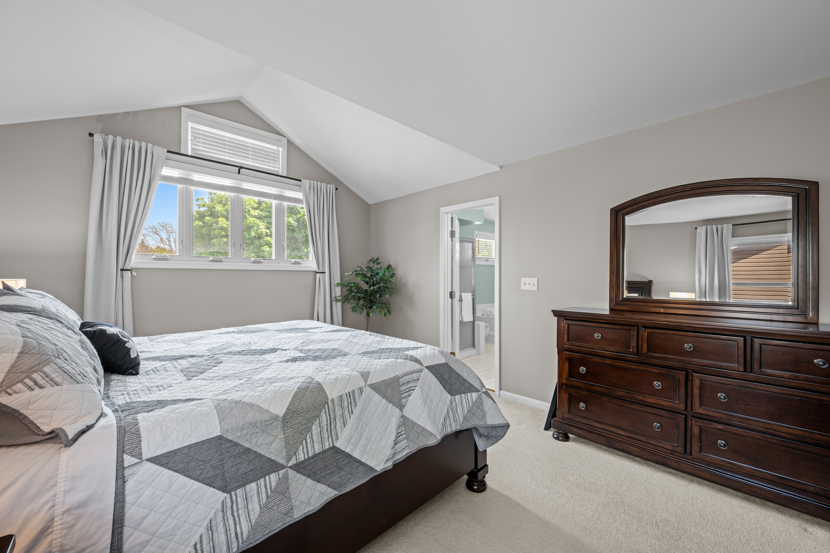 1631 Terri Circle, Naperville, IL 60563