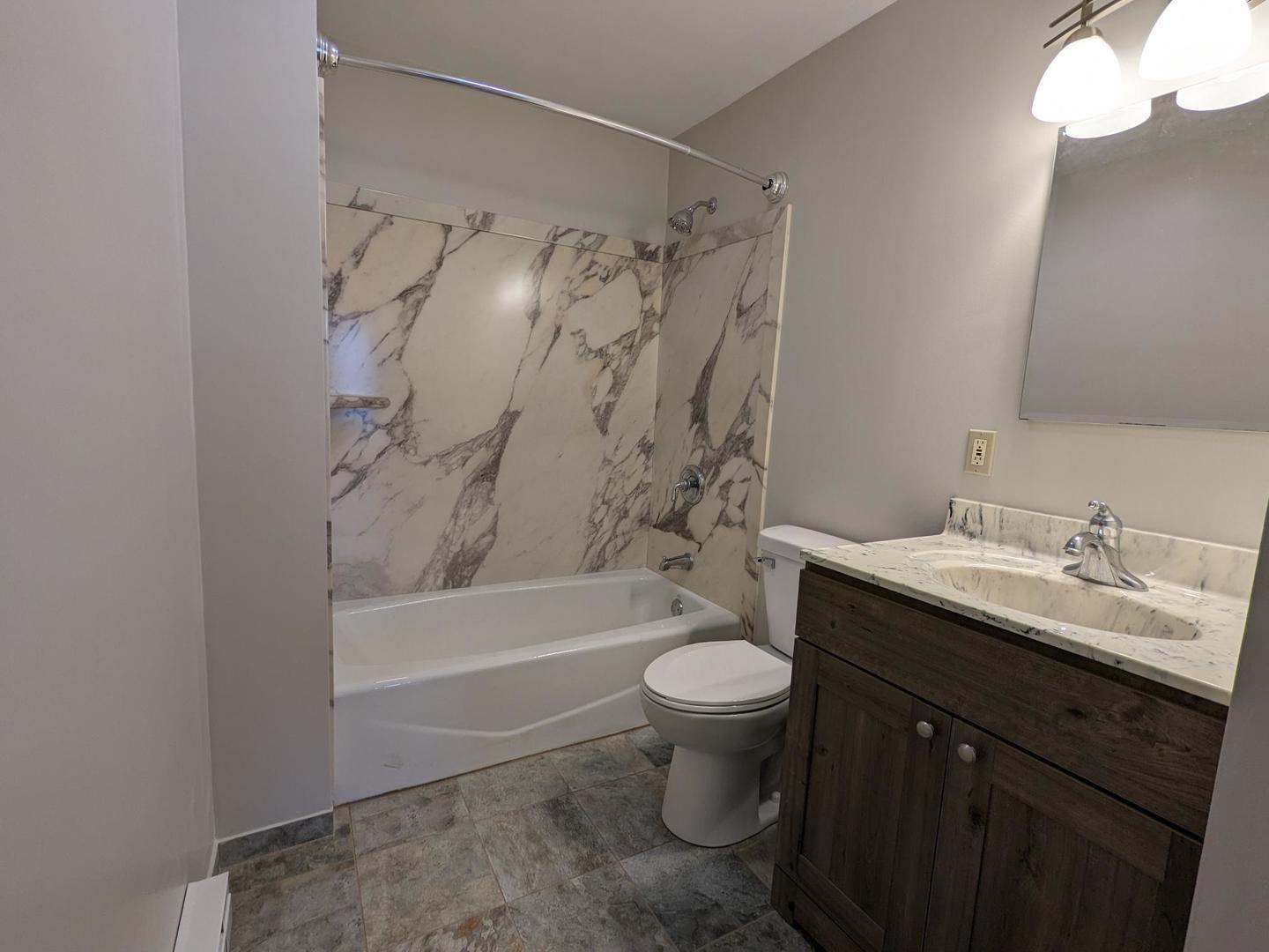 565 Somerset Lane #7, Crystal Lake, IL 60014