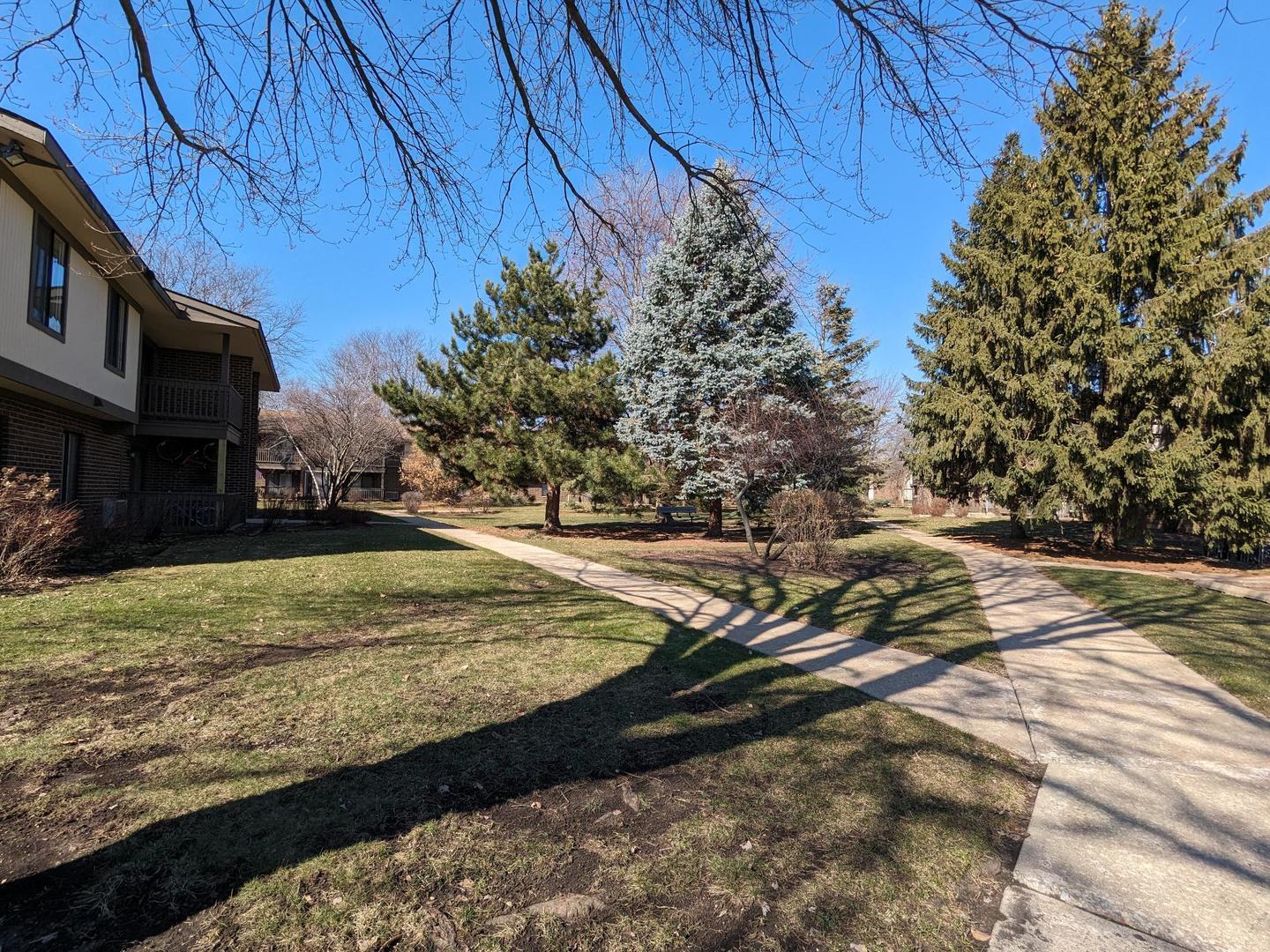 565 Somerset Lane #7, Crystal Lake, IL 60014