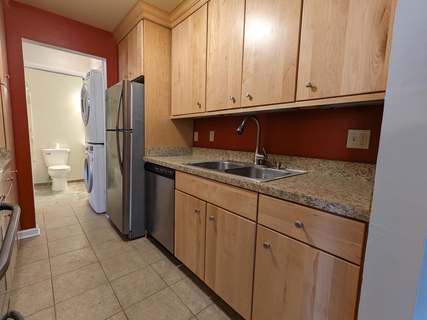 565 Somerset Lane #7, Crystal Lake, IL 60014