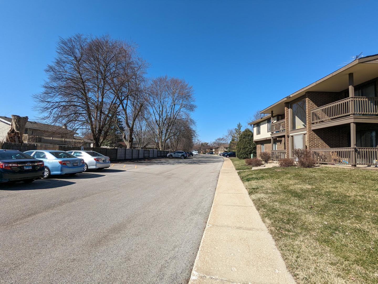 565 Somerset Lane #7, Crystal Lake, IL 60014