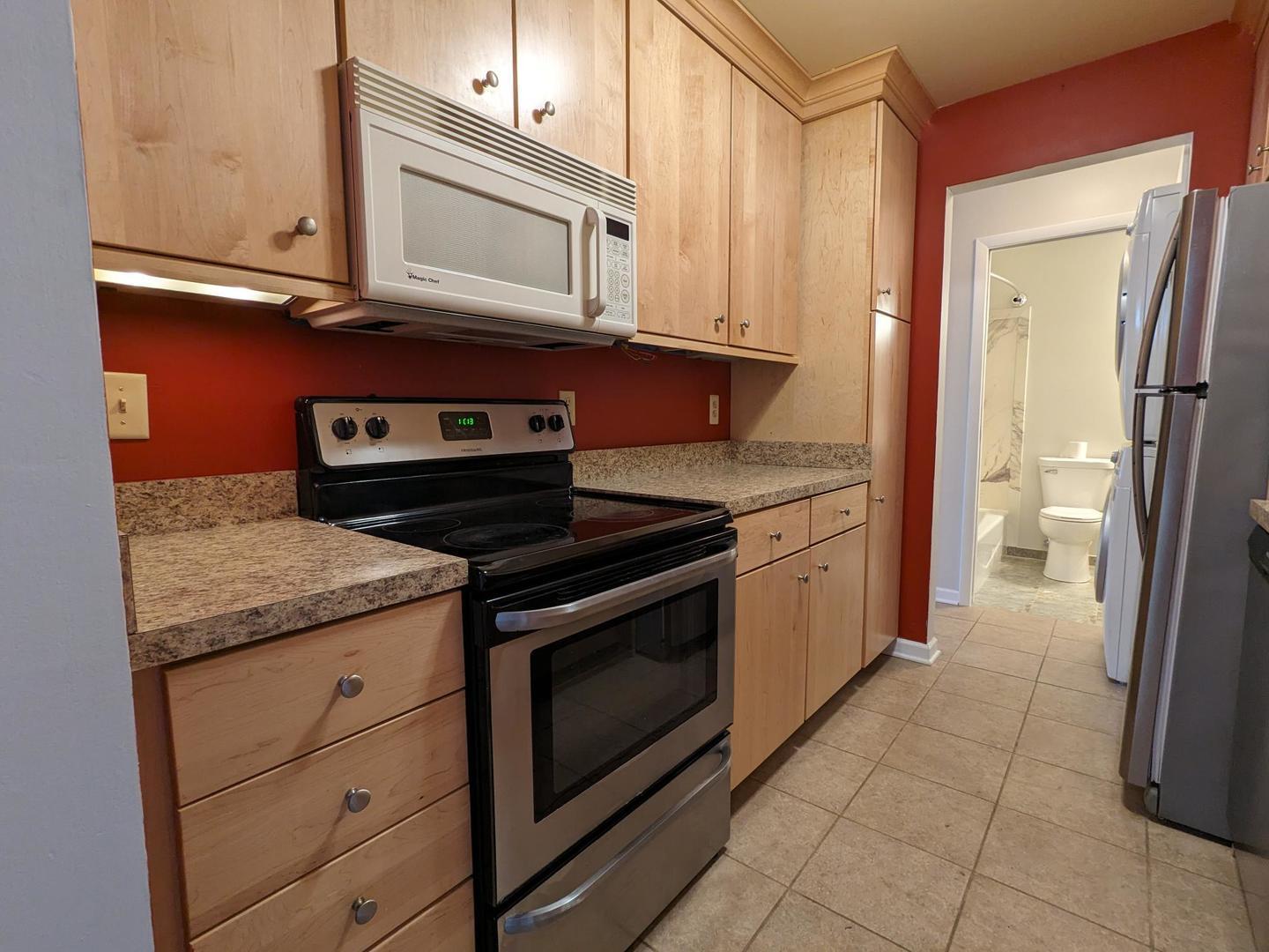 565 Somerset Lane #7, Crystal Lake, IL 60014