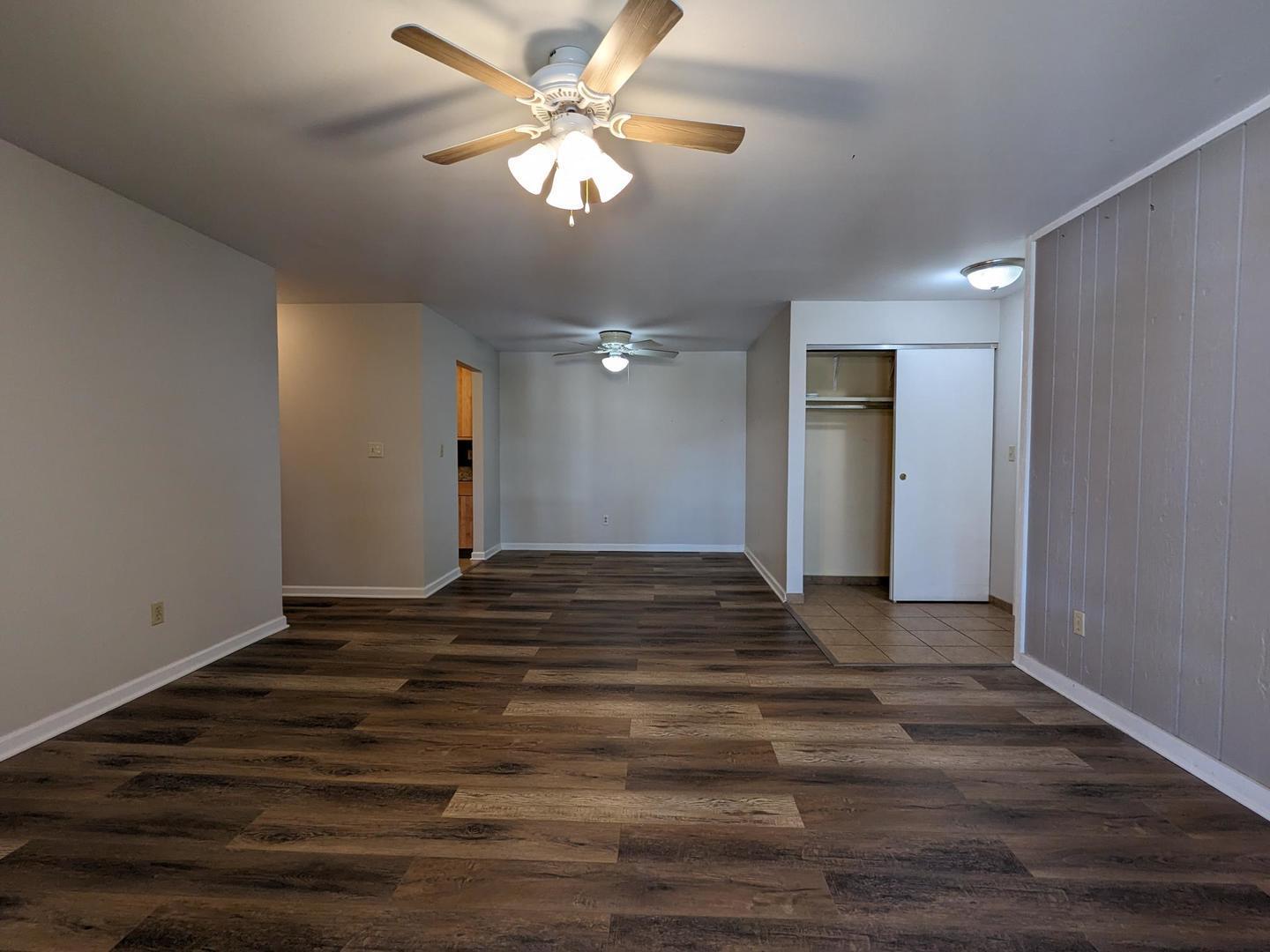 565 Somerset Lane #7, Crystal Lake, IL 60014