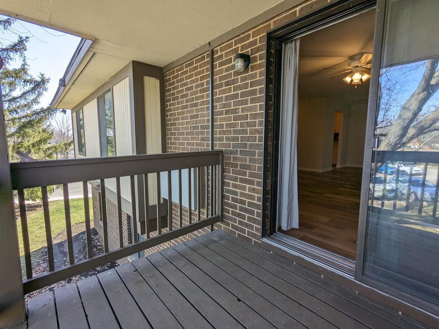 565 Somerset Lane #7, Crystal Lake, IL 60014