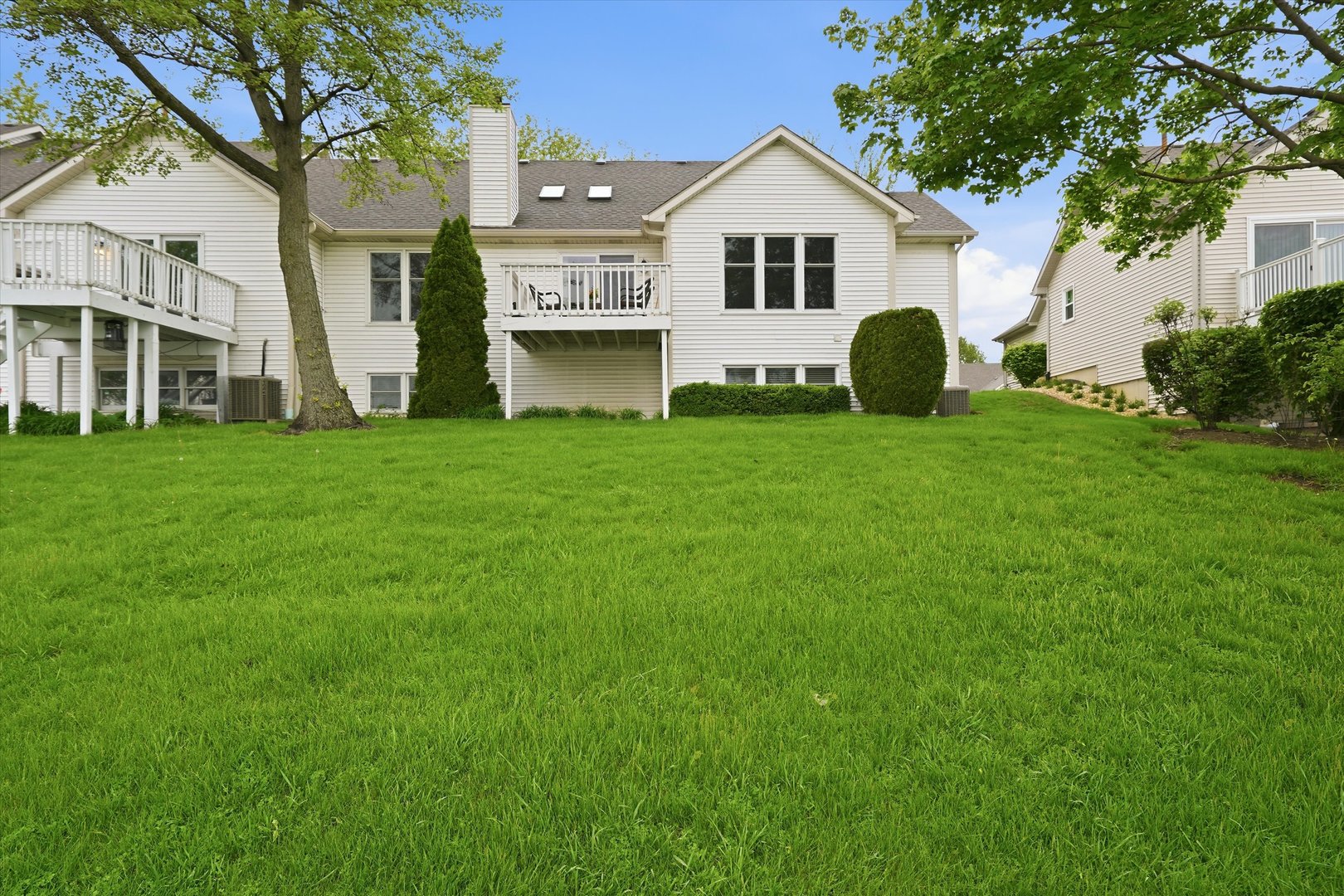 2714 Lake Shore Drive, Joliet, IL 60431