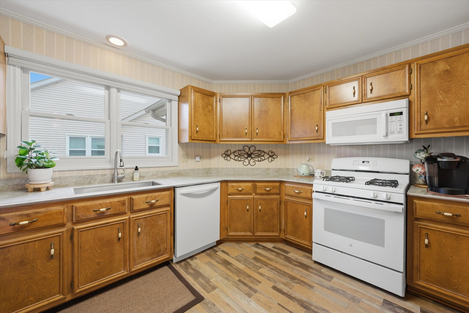 2714 Lake Shore Drive, Joliet, IL 60431