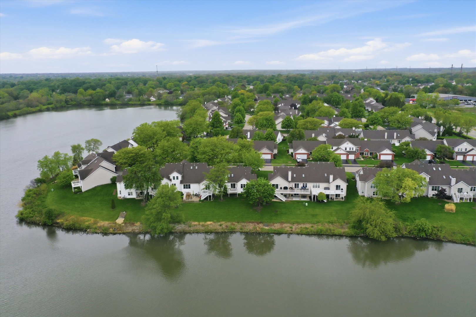 2714 Lake Shore Drive, Joliet, IL 60431