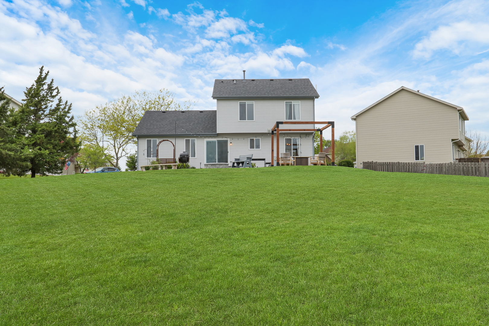 1263 E Essex Court, Round Lake Beach, IL 60073