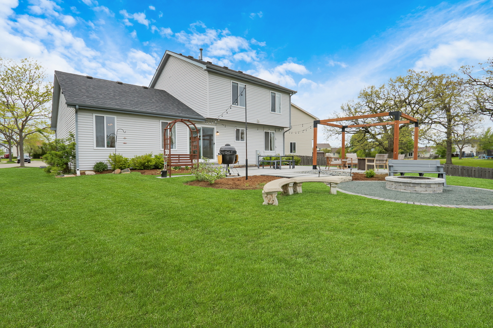 1263 E Essex Court, Round Lake Beach, IL 60073