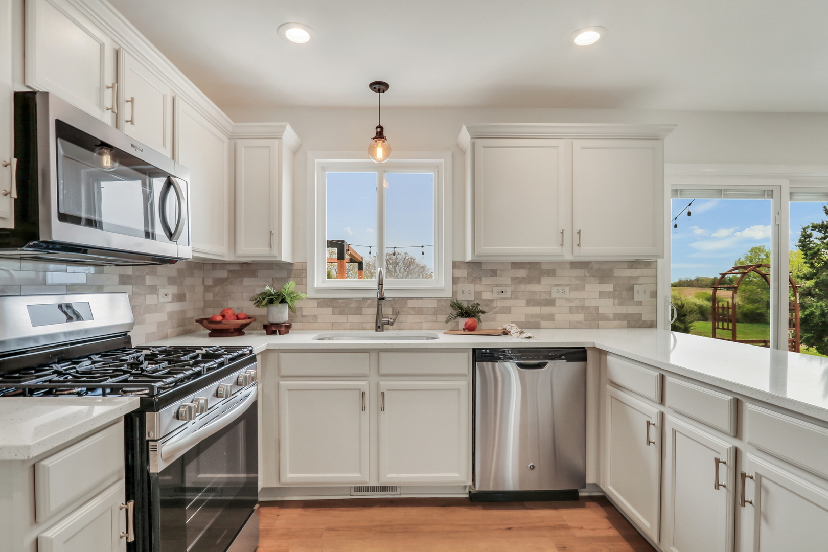 1263 E Essex Court, Round Lake Beach, IL 60073