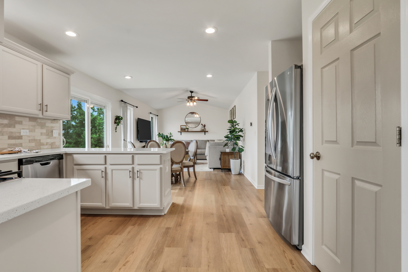 1263 E Essex Court, Round Lake Beach, IL 60073