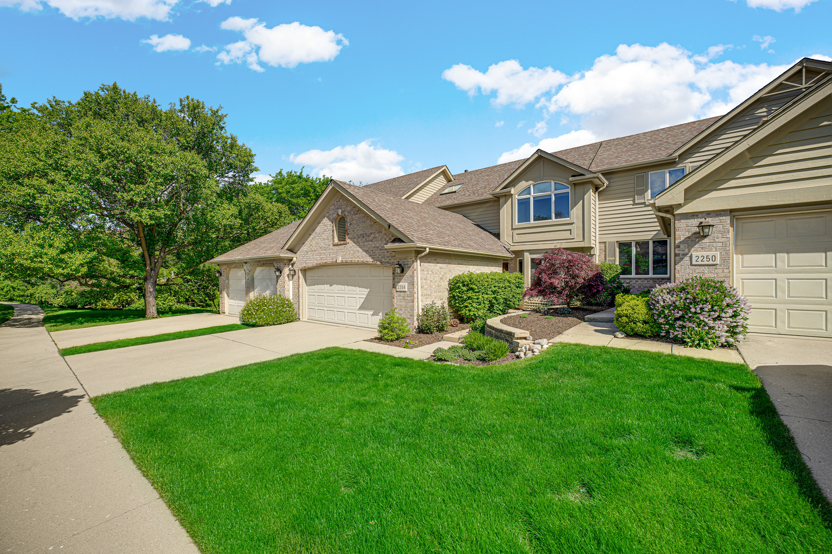 2254 Tamarack Drive, Downers Grove, IL 60515