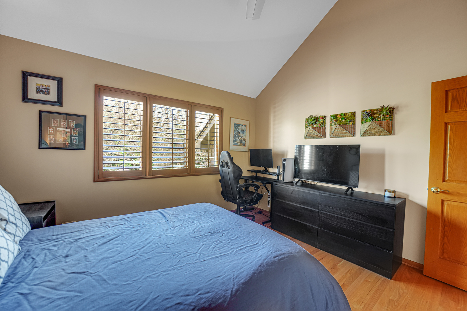 2254 Tamarack Drive, Downers Grove, IL 60515