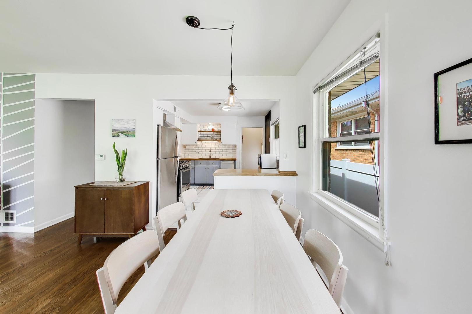5414 N Neenah Avenue, Chicago, IL 60656