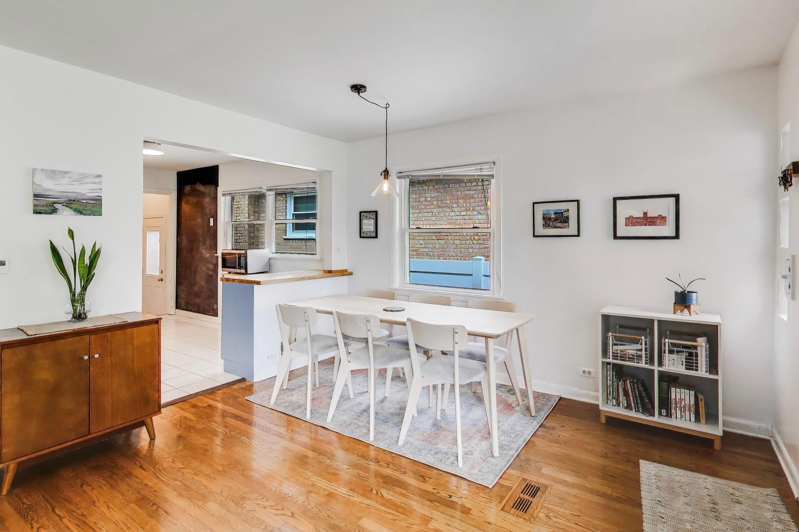 5414 N Neenah Avenue, Chicago, IL 60656