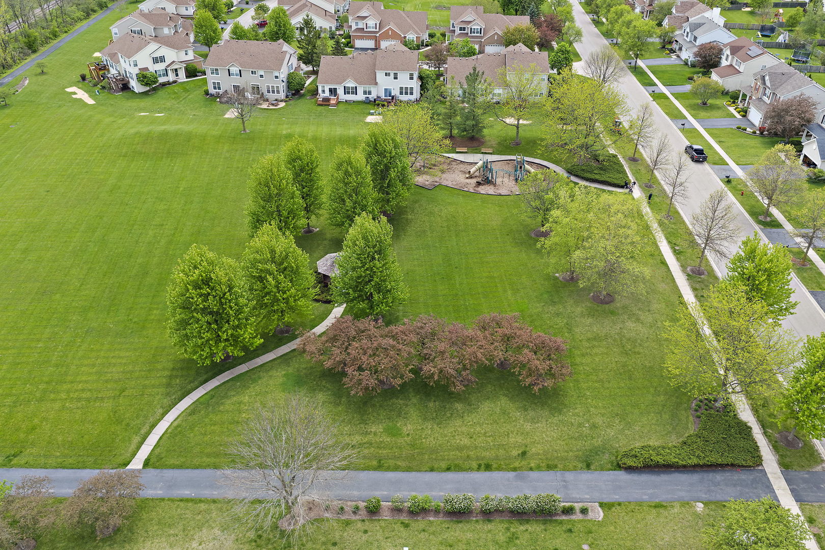 142 Meadows Drive, Gilberts, IL 60136
