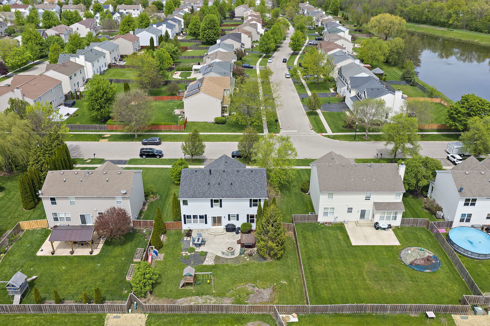 142 Meadows Drive, Gilberts, IL 60136