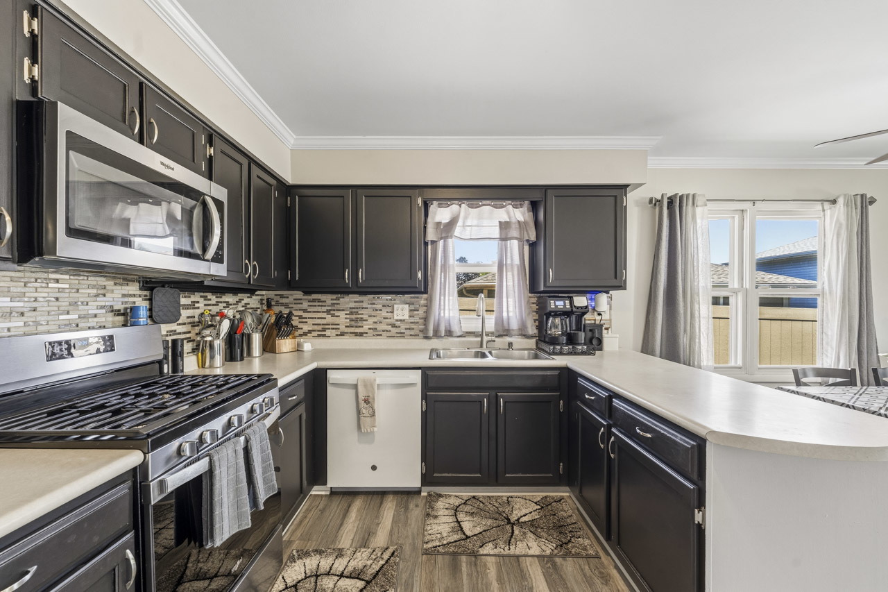 1041 Fulton Drive, Streamwood, IL 60107