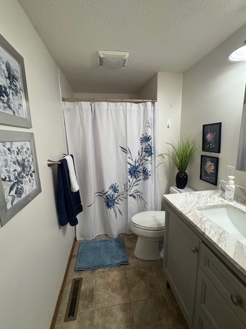 307 Carol Court #D1, Pontiac, IL 61764