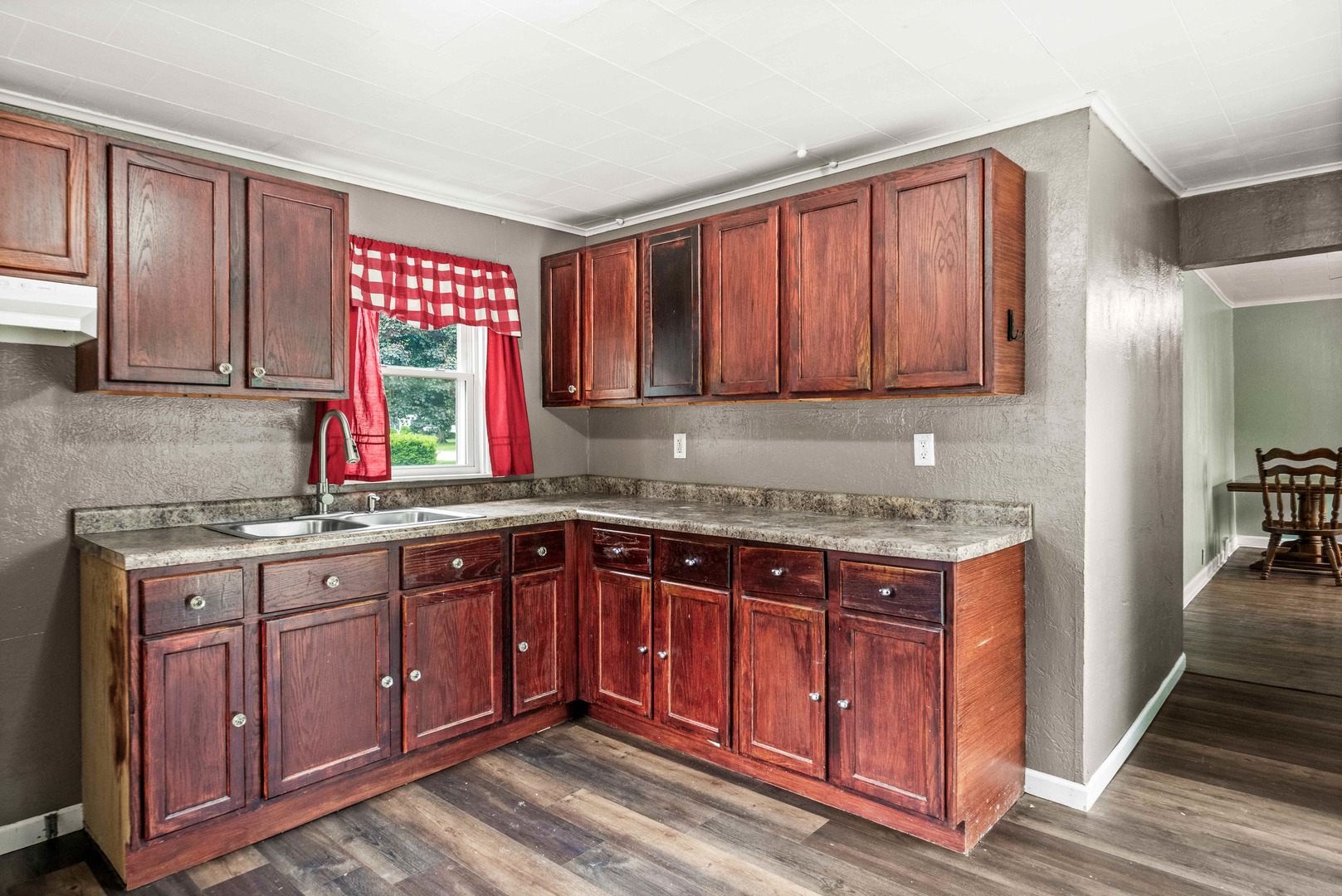 209 S Division Street, Stanford, IL 61774