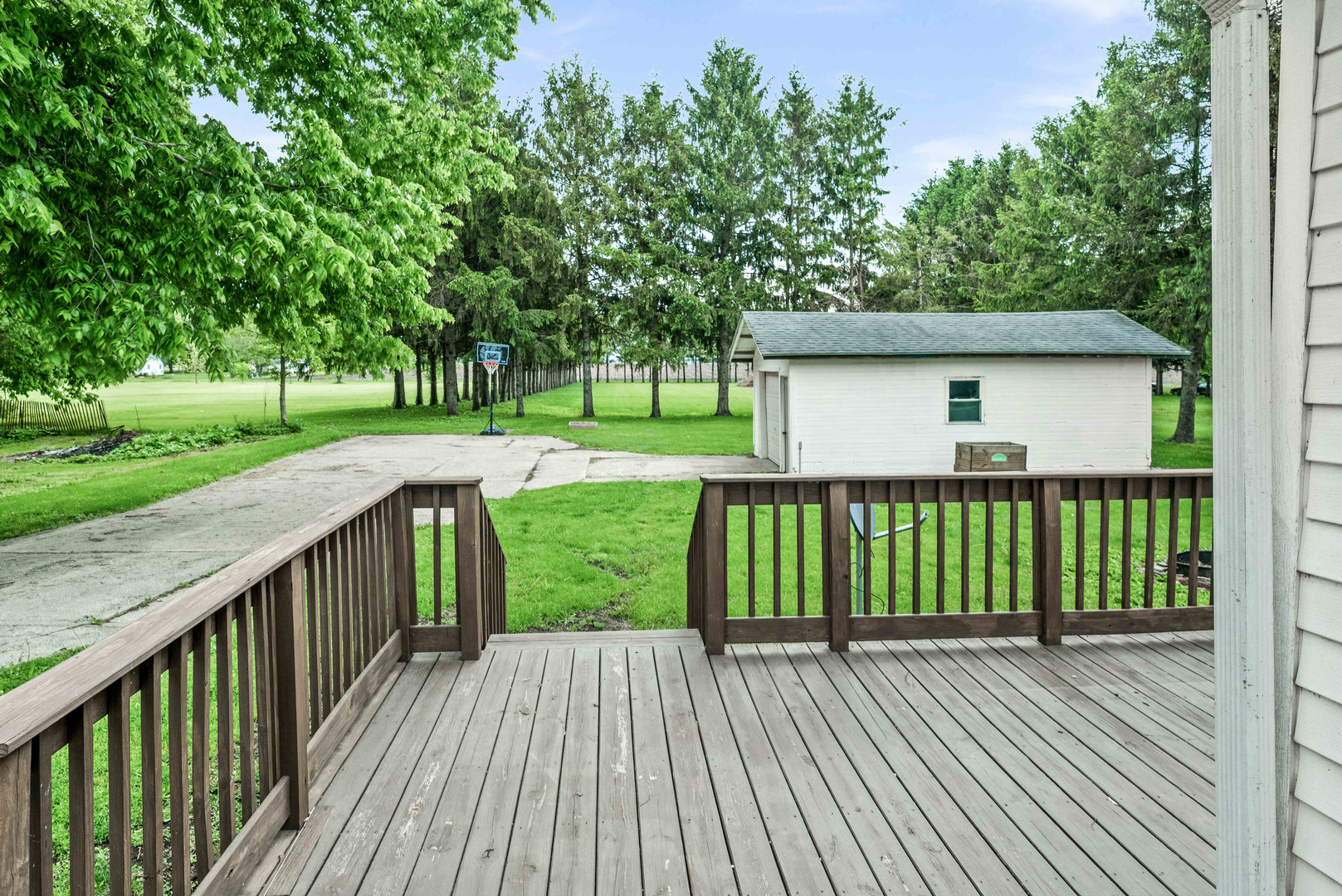 209 S Division Street, Stanford, IL 61774