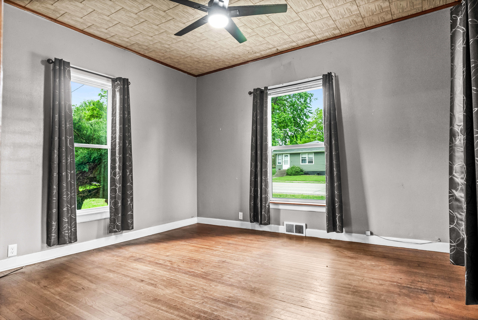209 S Division Street, Stanford, IL 61774