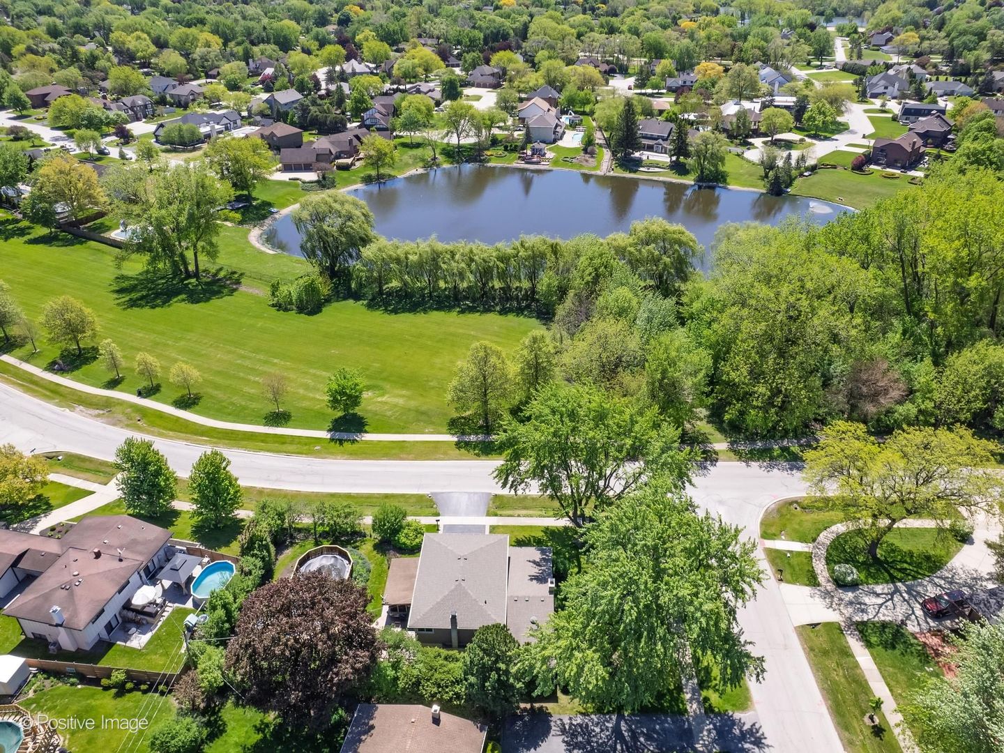 534 E Foster Avenue, Roselle, IL 60172