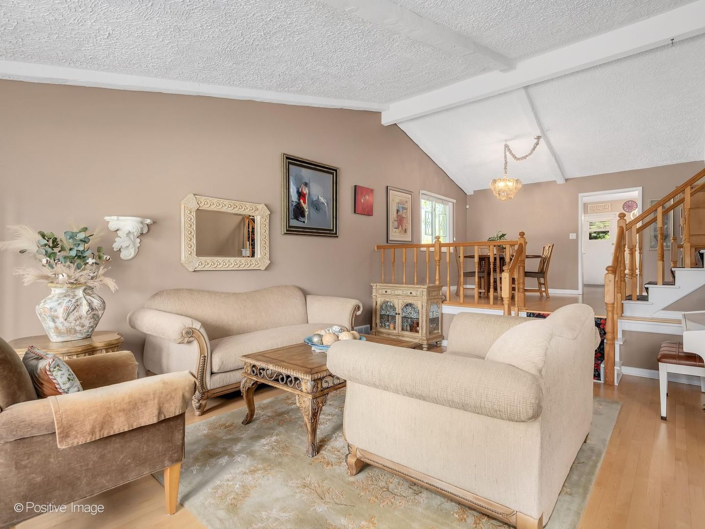 534 E Foster Avenue, Roselle, IL 60172