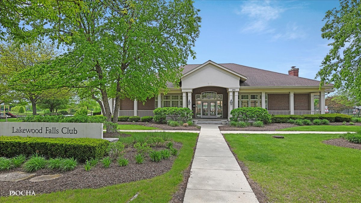 1886 N Wentworth Circle, Romeoville, IL 60446