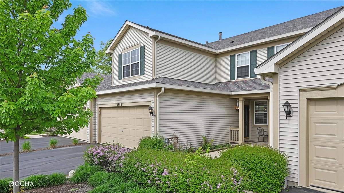 1886 N Wentworth Circle, Romeoville, IL 60446