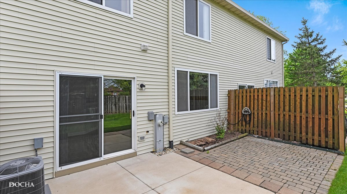 1886 N Wentworth Circle, Romeoville, IL 60446