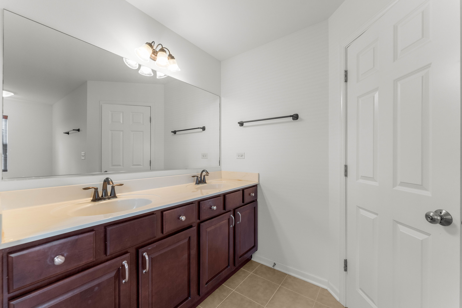 2715 Blakely Lane, Naperville, IL 60540