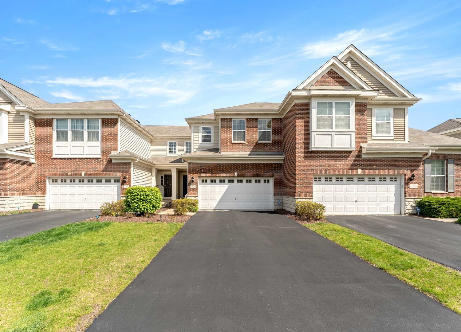 2715 Blakely Lane, Naperville, IL 60540