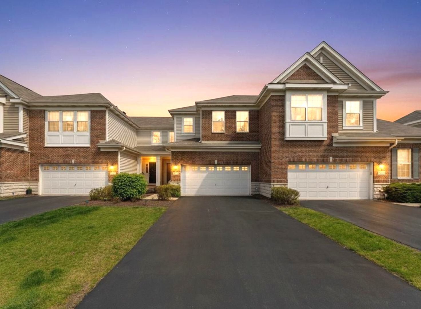 2715 Blakely Lane, Naperville, IL 60540