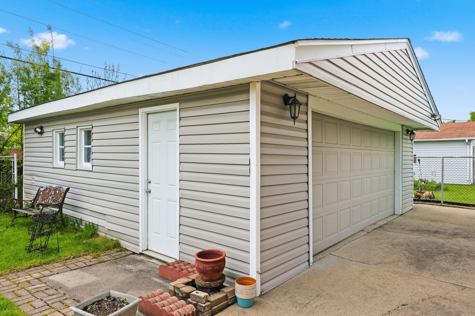 329 E Myrick Avenue, Addison, IL 60101