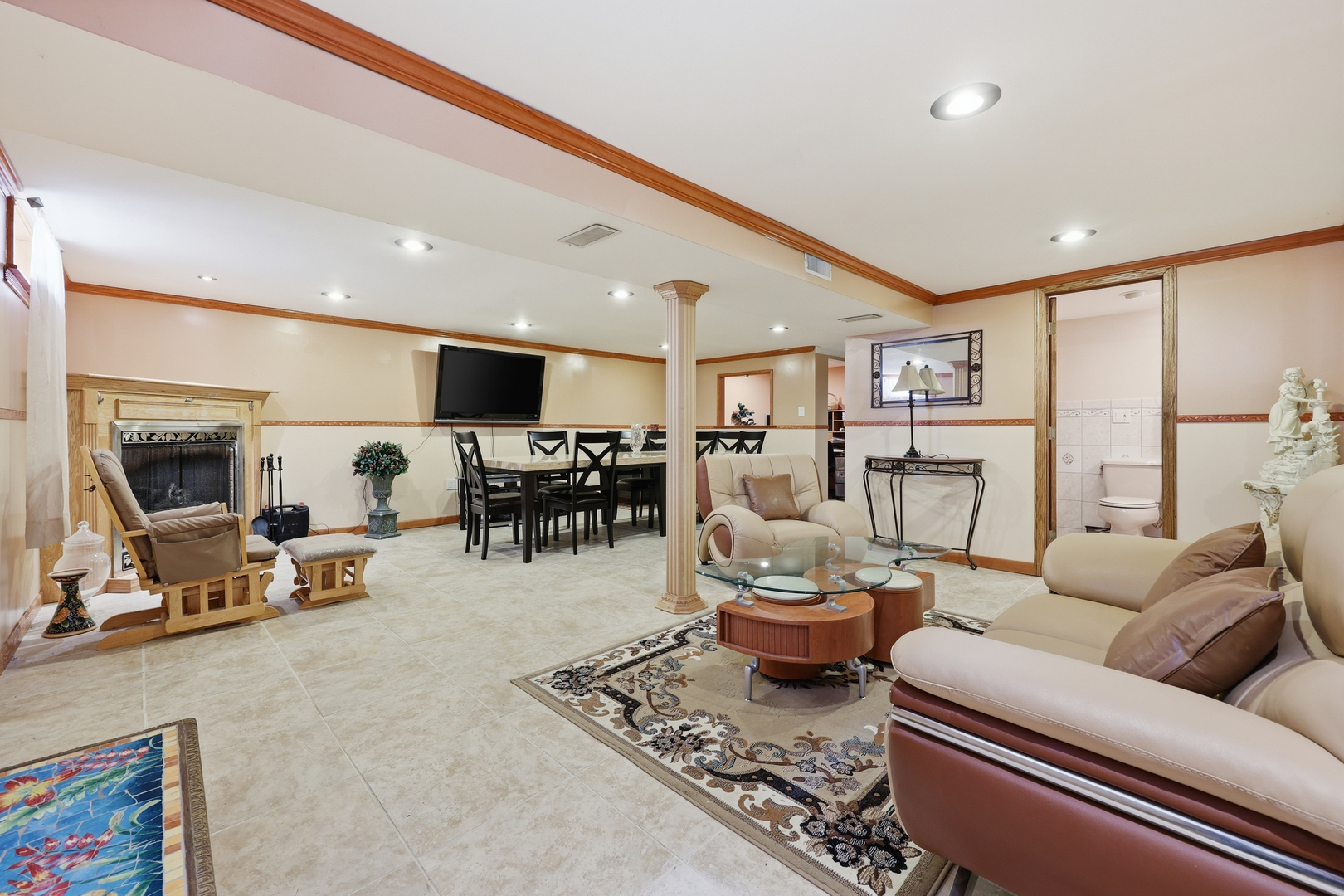 329 E Myrick Avenue, Addison, IL 60101
