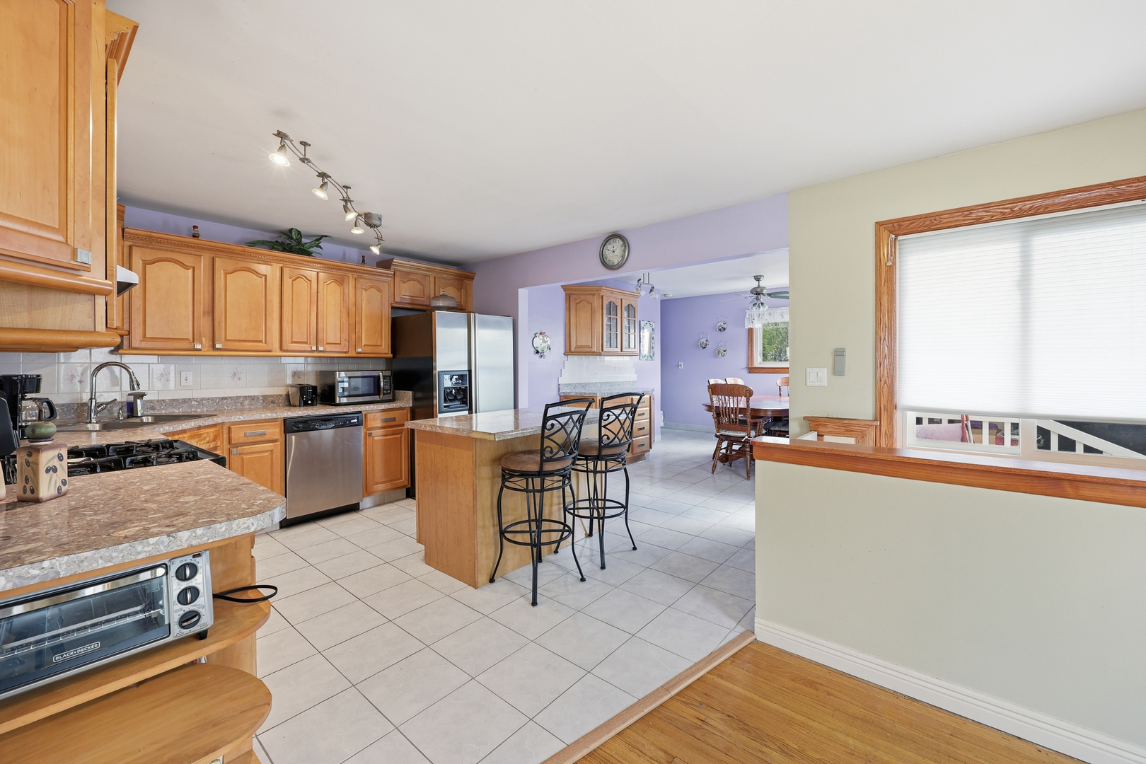 329 E Myrick Avenue, Addison, IL 60101