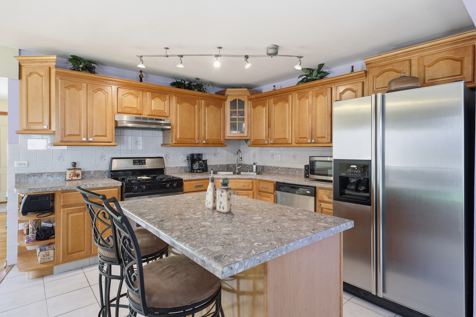 329 E Myrick Avenue, Addison, IL 60101