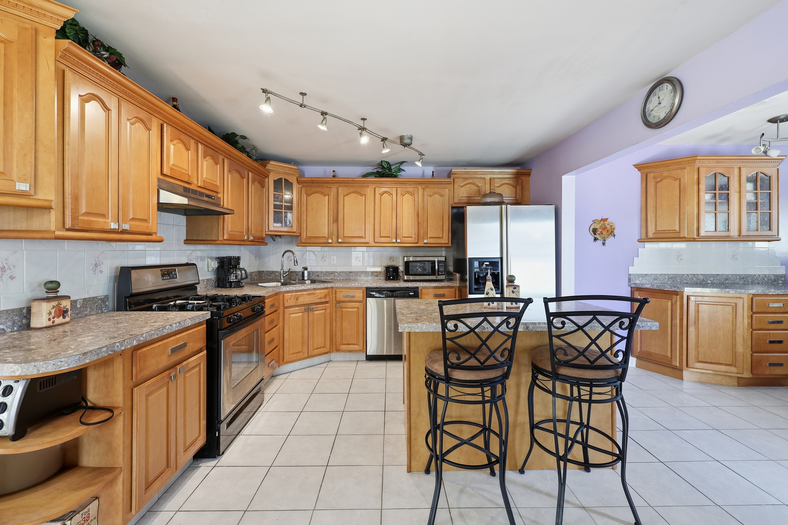329 E Myrick Avenue, Addison, IL 60101